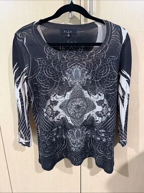 B.L.E.U. Black and White Ornate Graphic Long Sleeve Top